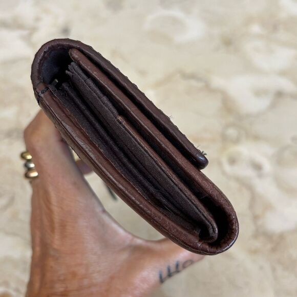 Fossil Maddox Tri-Fold Leather Wallet - Picture 12 of 16